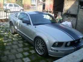 Ford Mustang mattfekete versenycsík  autódekoráció, autó dekoráció