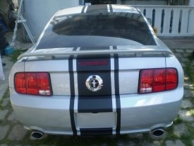Ford Mustang mattfekete versenycsík  autódekoráció, autó dekoráció